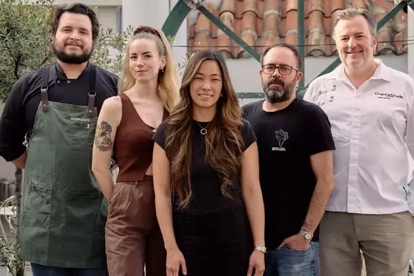 Experiencias culinarias únicas: Two Many Chefs regresa a la azotea de The Hat