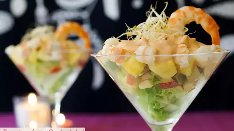 Coctel de Marisco Tropical con Piña y Salsa Rosa Casera: Una Receta Festiva