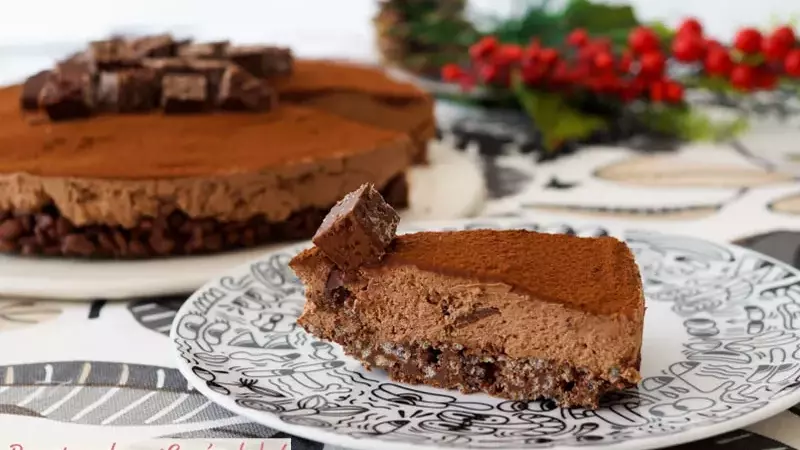 Exquisita Tarta de Turrón de Chocolate y Queso: Una Receta Fácil sin Horno