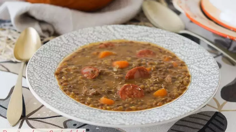 Guiso Clásico de Lentejas con Chorizo y Ternera