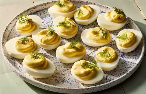 Los Huevos Rellenos: El Aperitivo Versátil y Delicioso