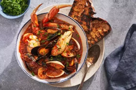 Celebrando la Fiesta de los Siete Pescados en Nochebuena: Una Deliciosa Tradición Ítalo-Americana