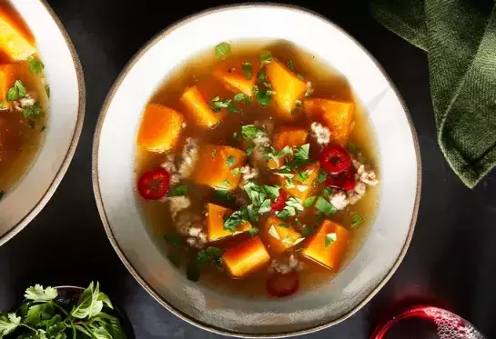 Sopas Navideñas: Tradición y Confort en la Mesa