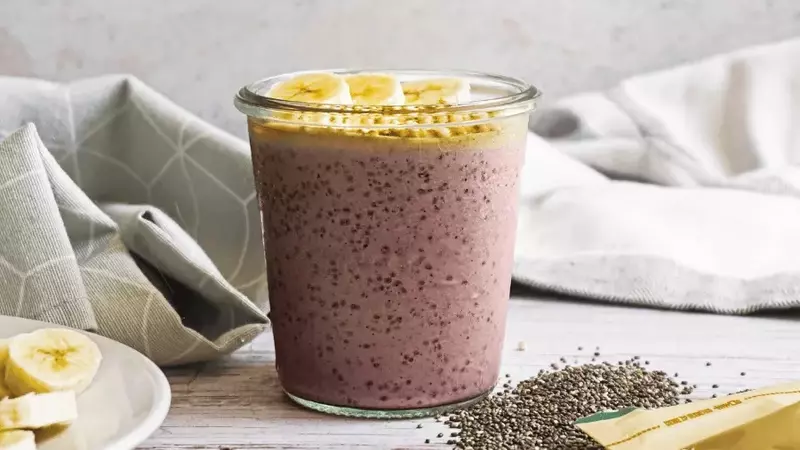 Pudin de Chía Cremoso con Kéfir y Frutos Rojos