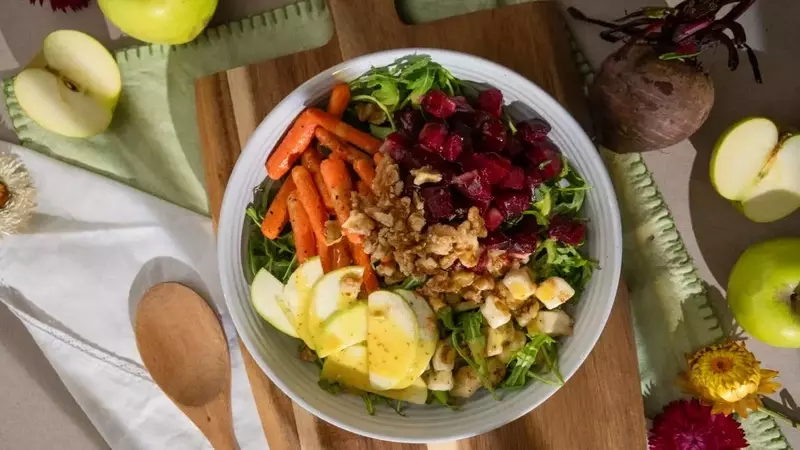 Exquisita Ensalada Otoñal: Una Fusión de Sabores y Texturas