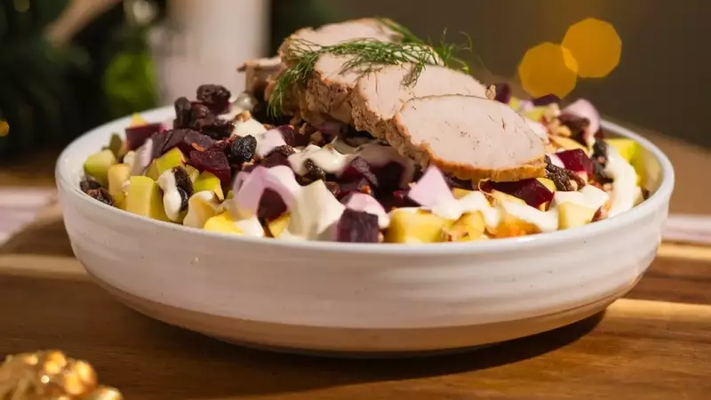 Celebrando la Navidad con la Tradicional Ensalada Nochebuena: Una Receta Colorida y Saludable