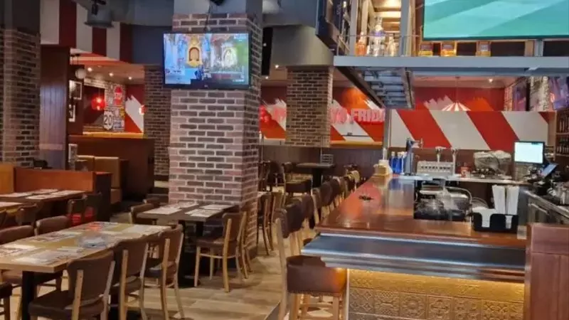 Yellowstone Capital Adquiere TGI Friday's en España: Estrategia de Reestructuración de Alsea