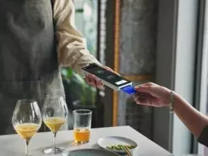 La Digitalización en la Restauración: Una Realidad Ineludible y Beneficiosa