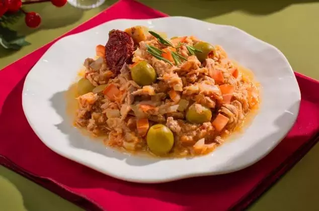 Prepara un Exquisito Atún a la Vizcaína por Menos de Cien Pesos