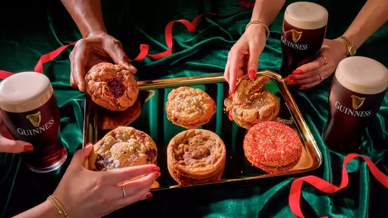 Last Crumbl y Guinness Lanzan Edición Especial de Galletas Navideñas