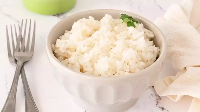 Arroz Blanco Rápido en Microondas: ¡Listo en Minutos!