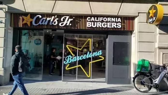 Carl's Jr. Inaugura su Primer Establecimiento en Barcelona con Fudlicious