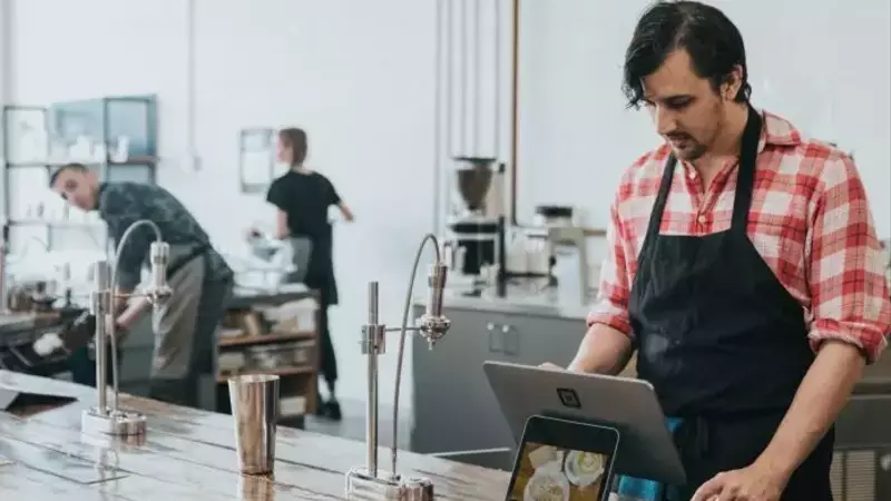 El Impacto Negativo del Sector de la Hostelería en el Empleo Nacional durante Noviembre