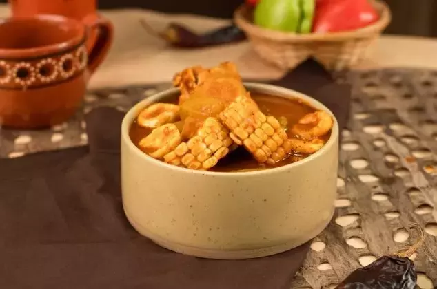 Exquisita Receta de Tesmole Rojo de Pollo para Disfrutar a Diario