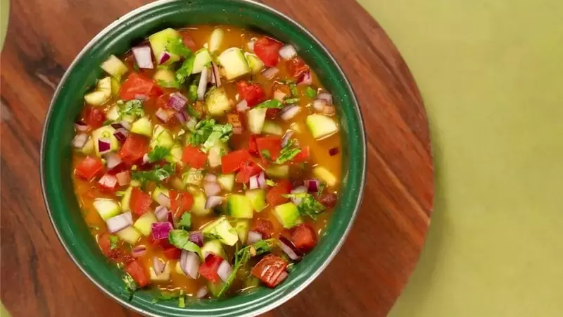 Salsa de Pepino Refrescante: ¡Lista en 15 Minutos!