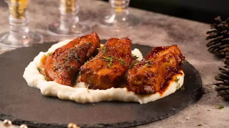 Costillas BBQ con Miel y Chipotle: Un Toque Mexicano Irresistible