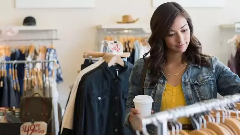 La infusión perfecta: Cómo el café está revolucionando el comercio minorista de moda