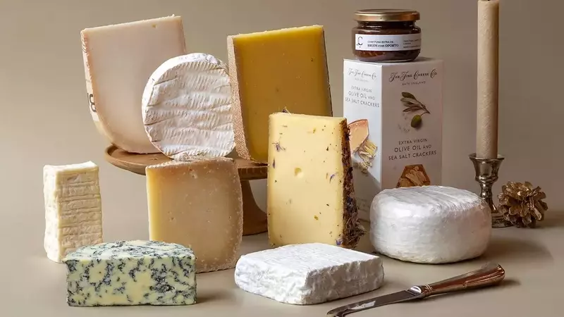 Cómo cortar queso de forma perfecta con un tenedor