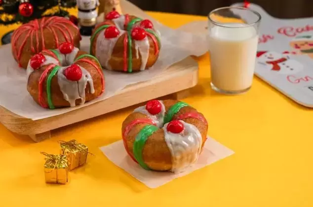 Creación de Donas Inspiradas en la Rosca de Reyes: Una Guía Detallada