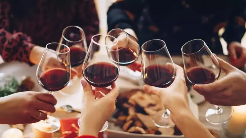 El vino en la tradición navideña: más allá de una bebida, un símbolo cultural