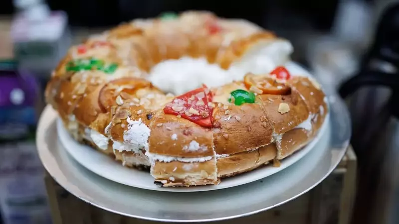 Descubre tu Personalidad a través del Roscón de Reyes: Un Juego Festivo para Todos