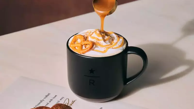Starbucks presenta el innovador Caramel Melts Frapuccino en Tokio