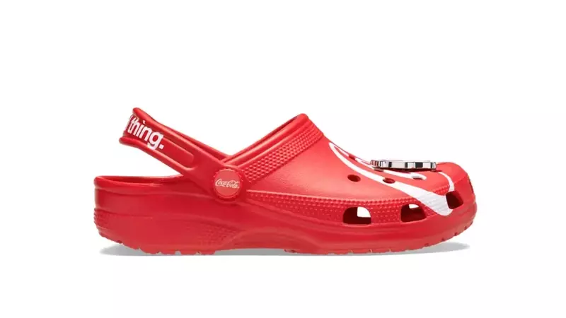 La Novedosa Fusión de Estilos: Crocs y Coca-Cola Presentan una Colección Exclusiva
