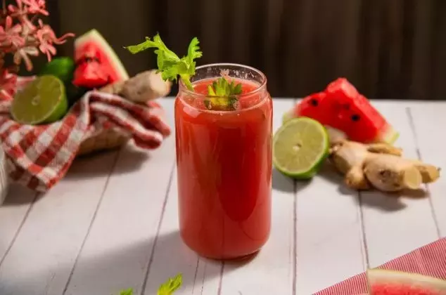 Elixir Revitalizante: Tu Jugo Desintoxicante para el Bienestar Diario
