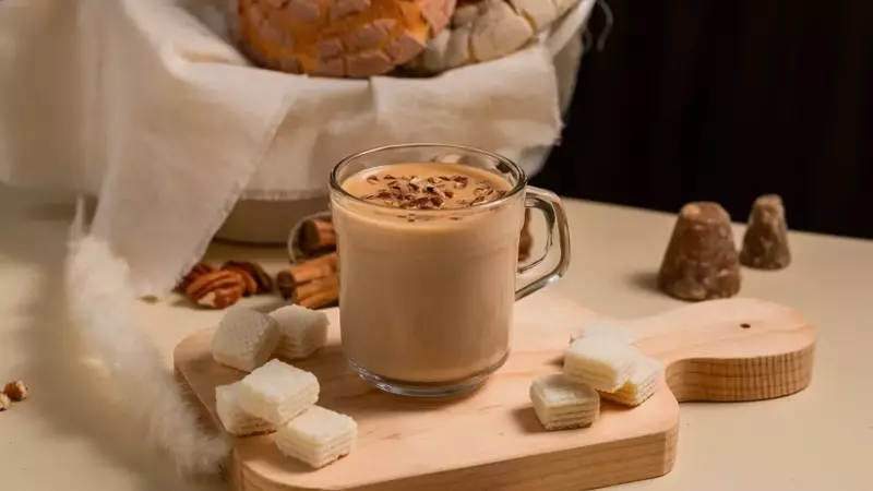 Cómo Elaborar un Reconfortante Atole de Cajeta y Nuez en Media Hora