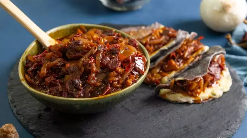 Chiles Capones Rápidos: Un Aperitivo Mexicano en Quince Minutos