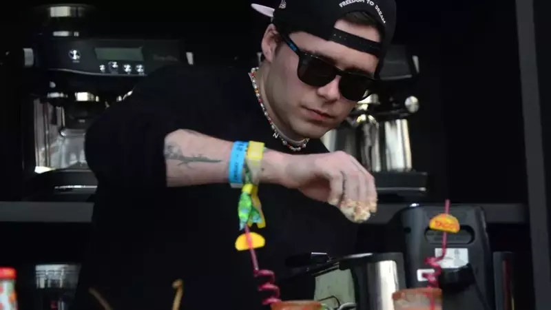 Brooklyn Beckham: Un Viaje Culinario Marcado por la Pasión y la Innovación
