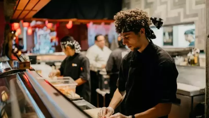 Transformación Laboral en Hostelería: Menos Contratos, Mayor Estabilidad y Demanda de Perfiles Cualificados