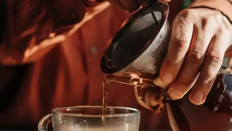 La Revolución del Café Descafeinado: Demanda Creciente y Desafíos Logísticos
