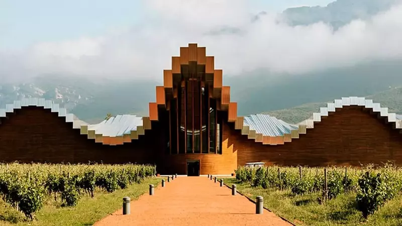 Celebrando la Excelencia Vitivinícola Española: Ocho Bodegas entre las Mejores del Mundo