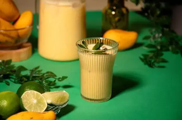 Bebida Refrescante de Mango y Limón: Elixir Tropical para el Verano