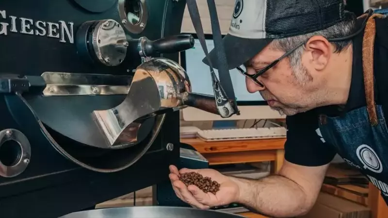 El Arte de Tostar Cafés Infusionados y Cofermentados: Un Desafío para los Maestros Tostadores
