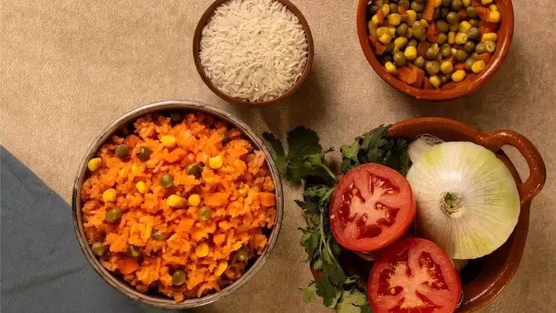 La Clave para un Arroz Rojo Esponjoso y Perfecto