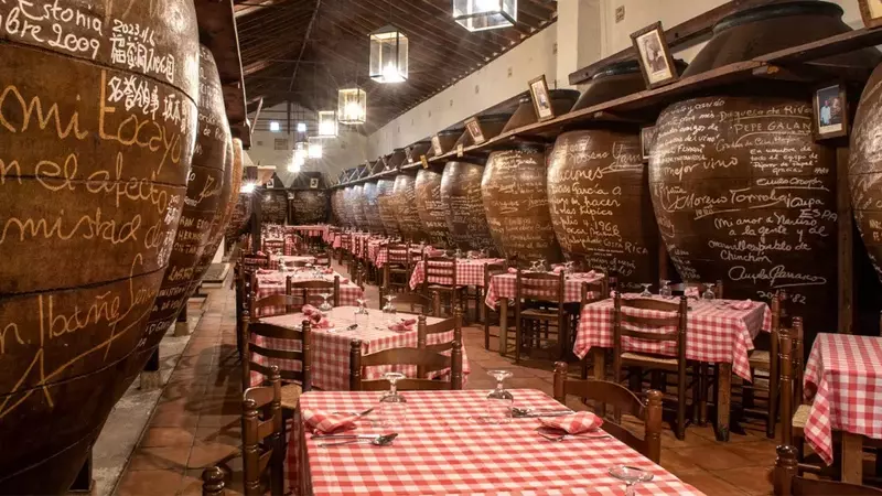 Mesón Cuevas del Vino celebra la cocina tradicional manchega