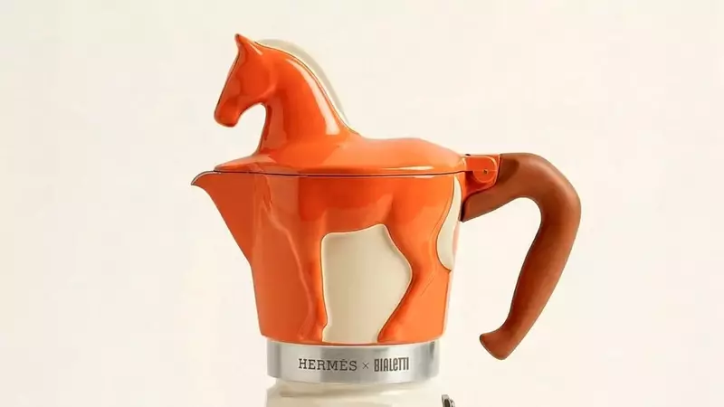 Reinterpretación de la cafetera Moka: Lujo de Hermès y tradición de Bialetti