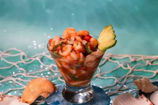 Cómo preparar un cóctel de mariscos revitalizante: la receta definitiva