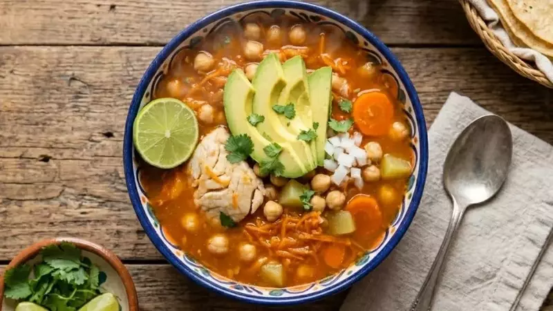 Sopa de Pescado y Garbanzos: Una Delicia Nutritiva en Minutos