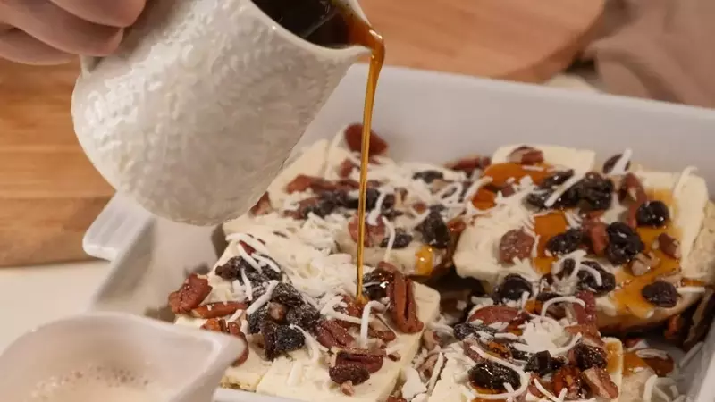 Capirotada Innovadora con Donas Glaseadas: Una Fusión Dulce Inesperada