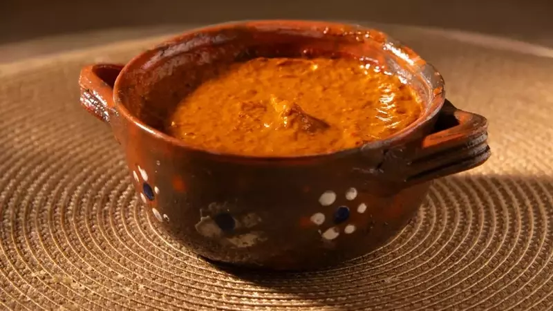 Salsa Picante con Cinco Chiles: Una Explosión de Sabor y Fuego