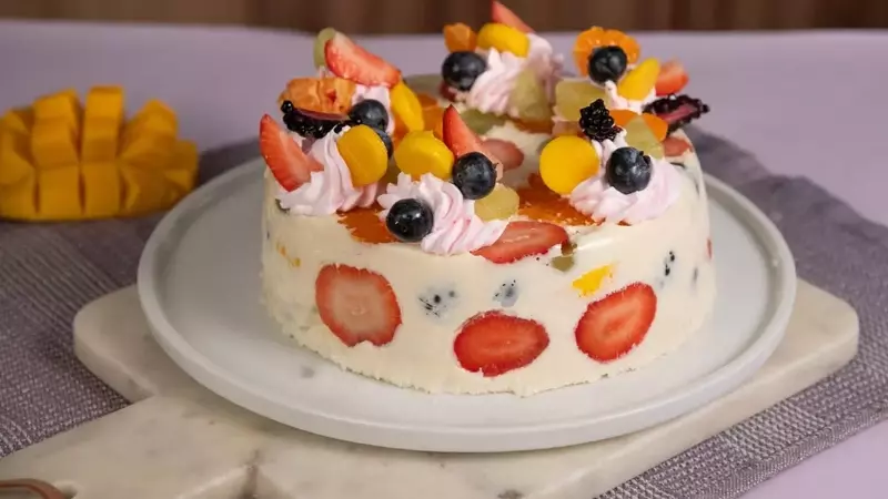 Gelatina Cremosa de Frutas: Un Postre Vibrante y Fácil