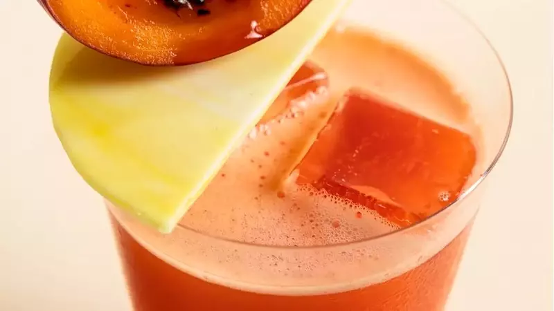 La Genialidad Clarificada: El Bloody Mary en Sips