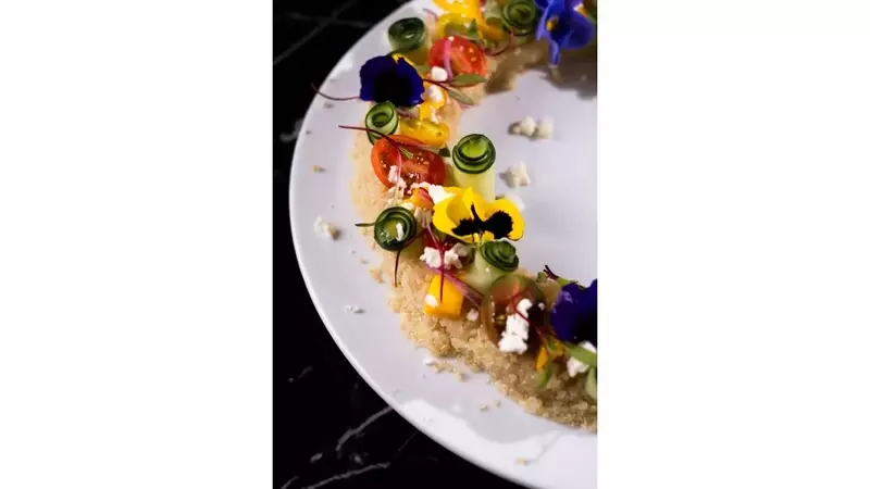 Ensalada Energizante de Quinoa, Mango y Vinagreta Cítrica