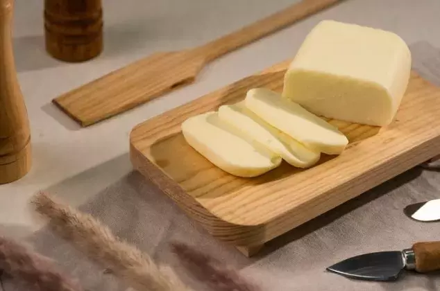 Creación sencilla de queso tipo manchego casero