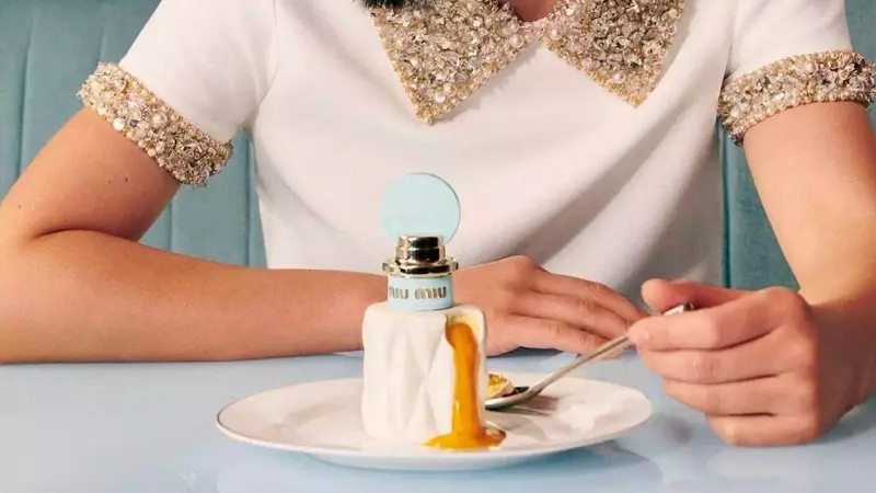 Miu Miu Revela 'Fleur de Lait' con una Campaña de Helados Innovadora