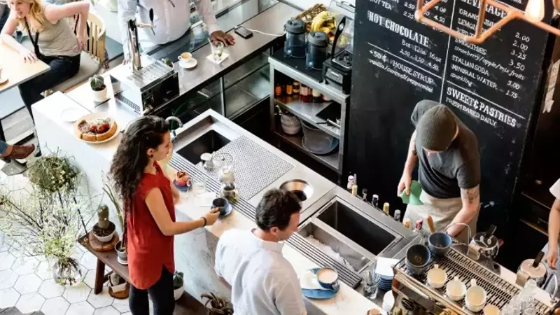 La hosteler￭a española defiende el diálogo social y el papel de las pymes