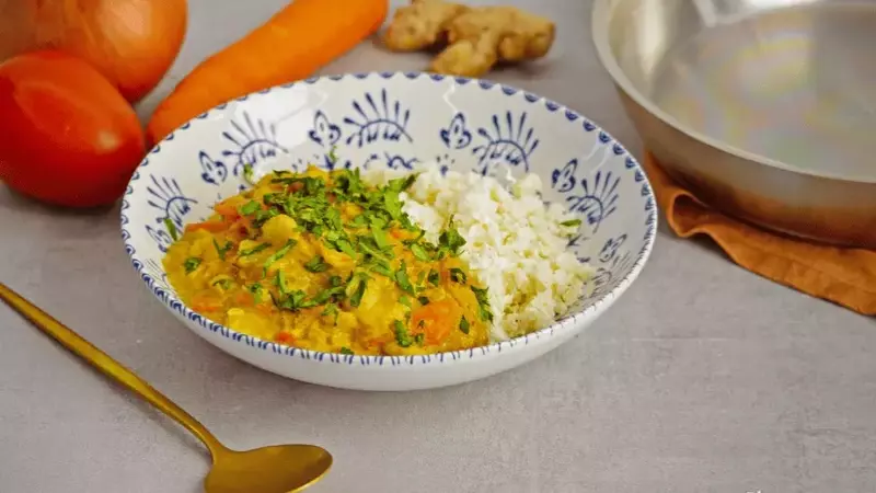Exquisito Curry de Camarones con Arroz de Coliflor: Una Receta Sencilla y Saludable